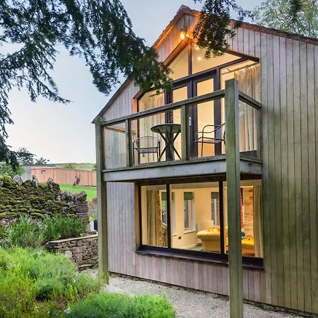 The Gardeners Cottage, Hutton John Is A Luxurious With Hot Tub 10 Minutes From Ullswater *